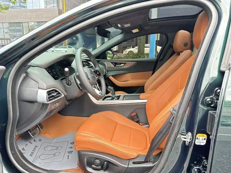 Jaguar XEL 2025 R-DYNAMIC 90th Anniversary Edition 2.0T 250PS — 18