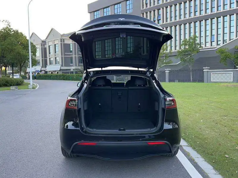 Model Y 2023 rear-wheel drive version — 14