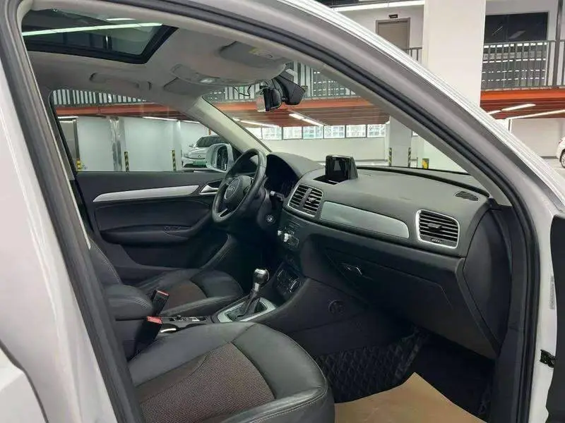 Audi Q3 2018 30th Anniversary Model 30 TFSI Fashion Model — 8