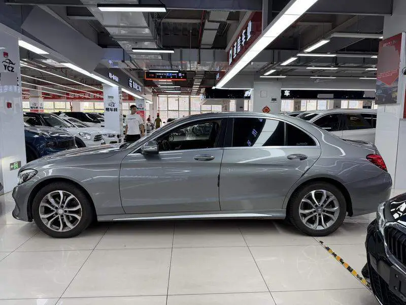 Mercedes-Benz C-Class 2015 C 180 L Sports — 4