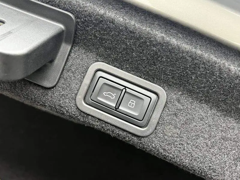 Audi A6L 2021 55 TFSI quattro Flagship Elegant Edition — 18