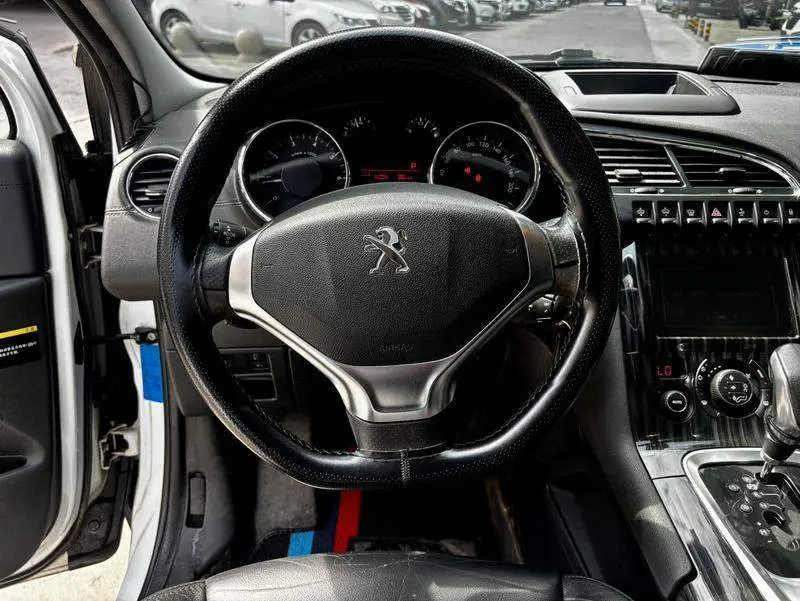 Peugeot 3008 2015 1.6THP Roland Garros Edition — 6
