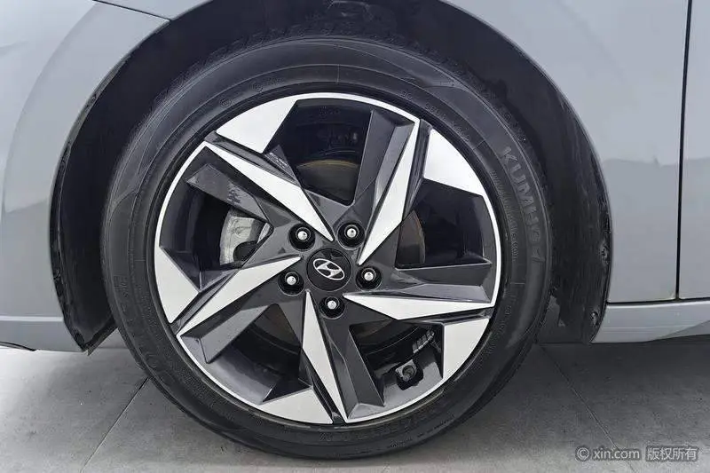 Elantra 2022 1.5L CVT LUX Premium Edition — 8