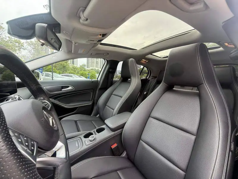 Mercedes-Benz GLA 2019 GLA 200 Dynamic — 14