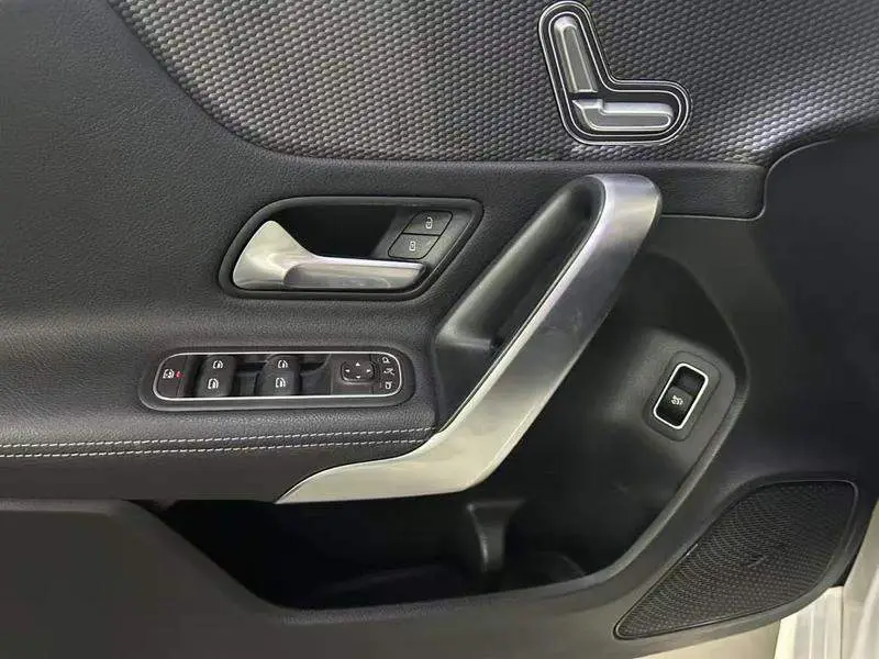 Mercedes-Benz A-Class 2019 A 200 L sports sedan — 8