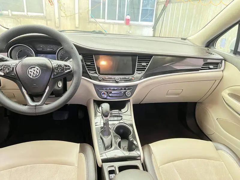 Valeant 2017 Sedan 15S Automatic Progressive — 8