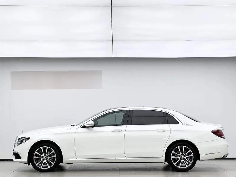 Mercedes-Benz E-Class 2020 E 260 L — 3