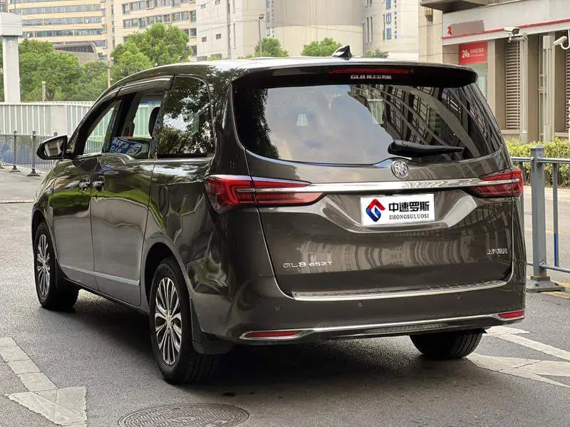 Buick GL8 2021 Land Business Class 652T Comfort — 4