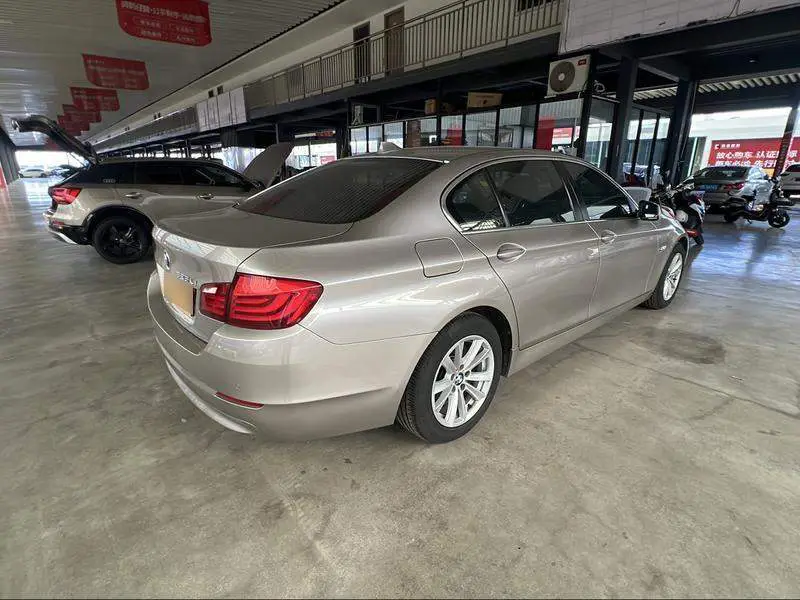 BMW 5 Series 2013 525Li Leading Edition — 4