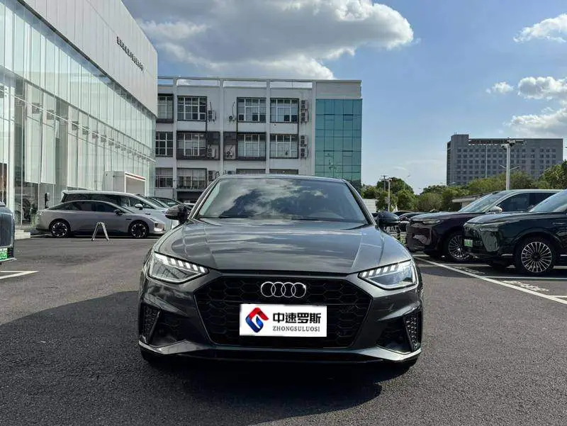 Audi A4L 2022 40 TFSI Luxury Dynamic Edition — 2