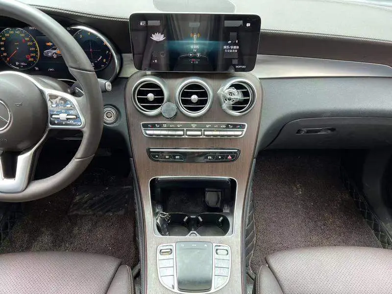 Mercedes-Benz GLC 2021 GLC 300 L 4MATIC Dynamic — 5