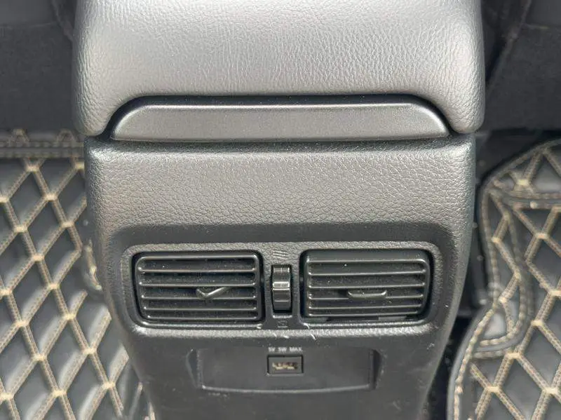 TIIDA 2021 1.6L CVT Intelligent Edition — 8