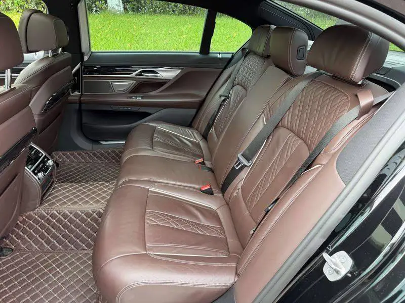 BMW 7 Series 2021 730Li M Sport Package — 13