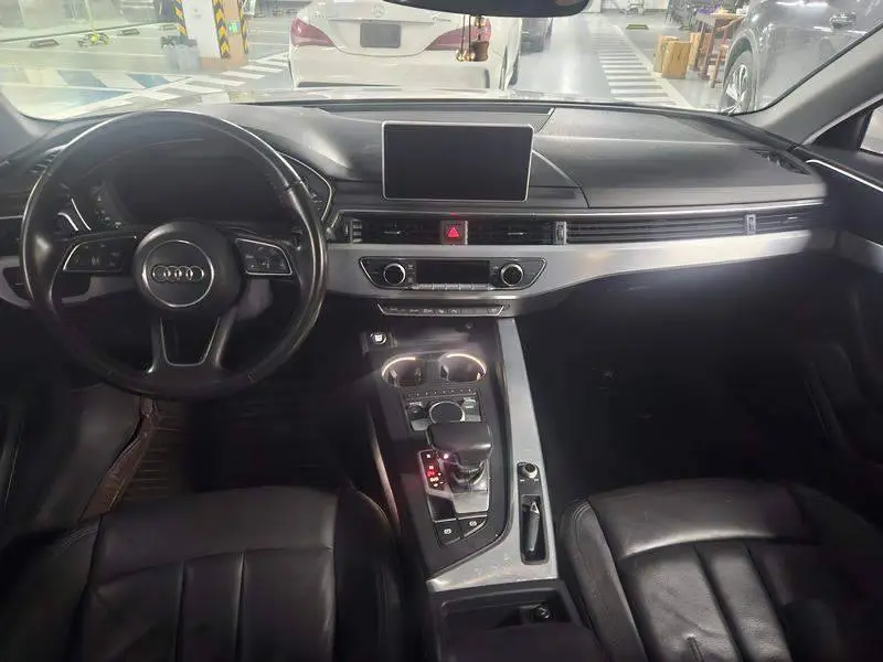 Audi A4L 2018 30th Anniversary Model 40 TFSI Fashion Model — 9