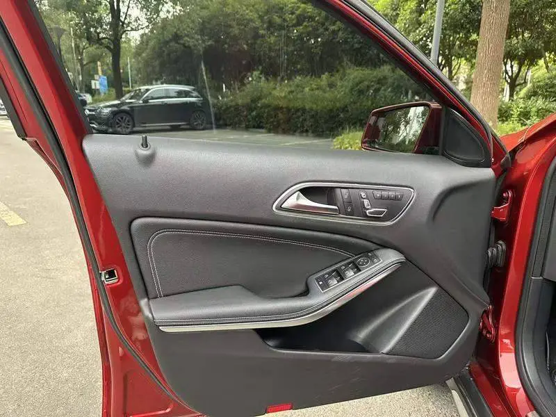 Mercedes-Benz GLA 2018 GLA 200 Dynamic — 16
