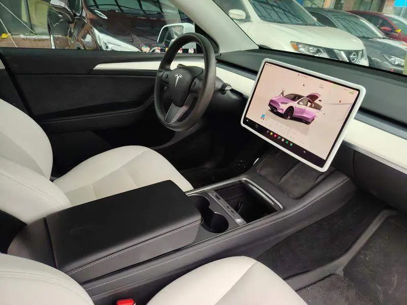 Model Y 2022 Performance All-Wheel Drive — 6