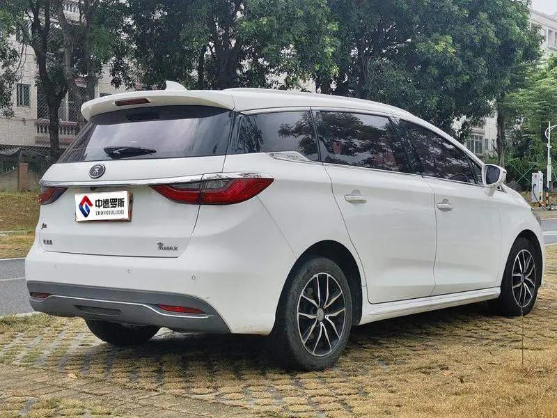 Song MAX 2018 1.5T Automatic Intelligent Connection Premium 6 Seaters — 12