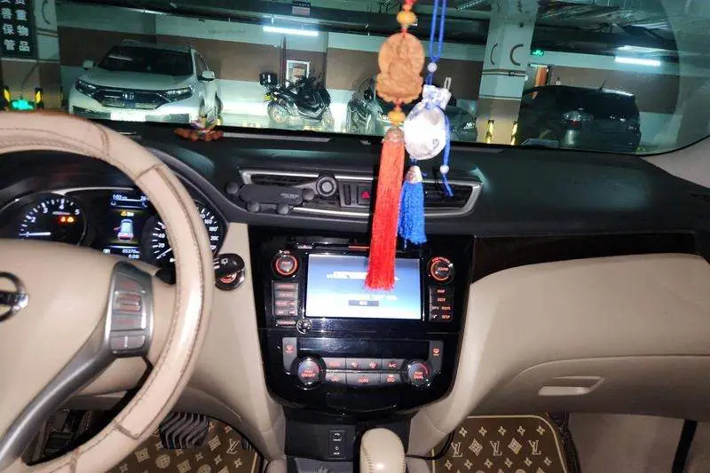 X-Trail 2014 2.5L CVT Supreme Edition 4WD — 15