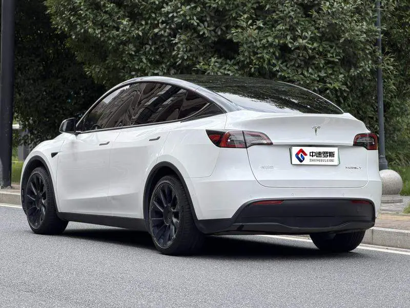 Model Y 2022 facelifted rear-wheel drive version — 4