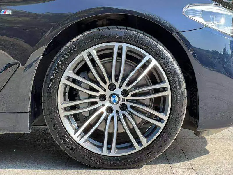 BMW 5 Series 2018 530Li Premium M Sport Package — 8