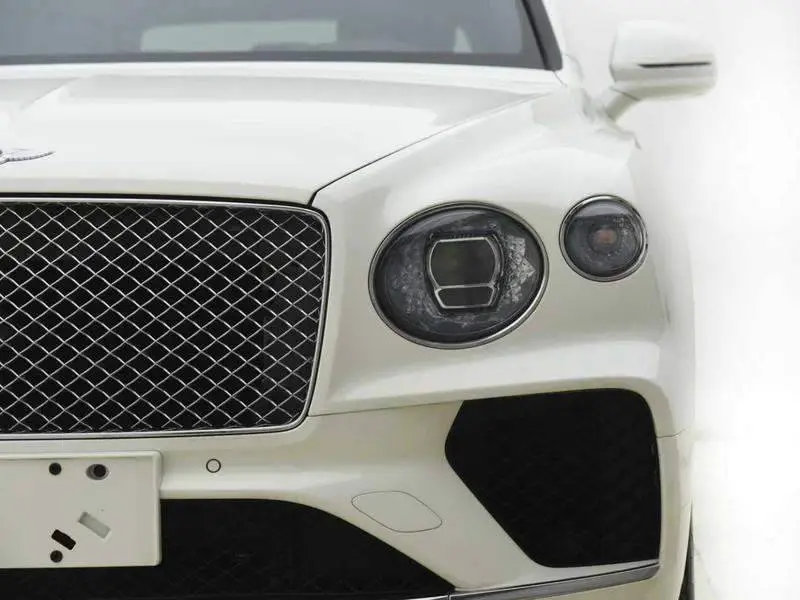 Bentayga 2021 4.0T V8 — 7