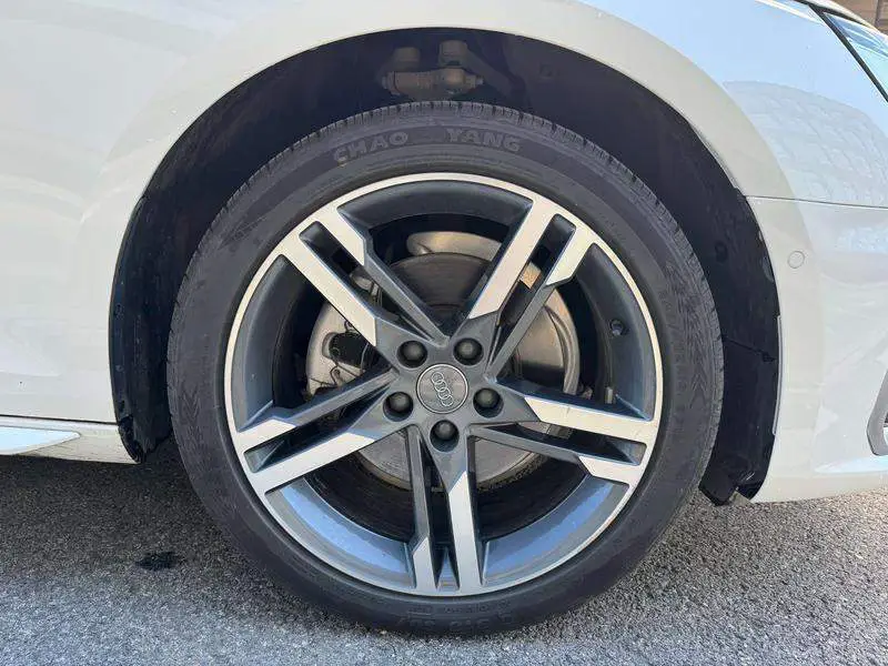 Audi A4L 2020 40 TFSI Luxury Dynamic Edition — 4