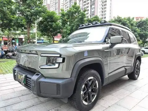 Dark blue G318 2024 4WD air suspension version