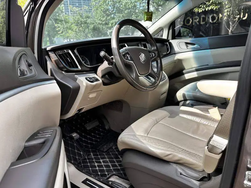 Buick GL8 2013 3.0L XT Luxury Business Flagship Edition — 14