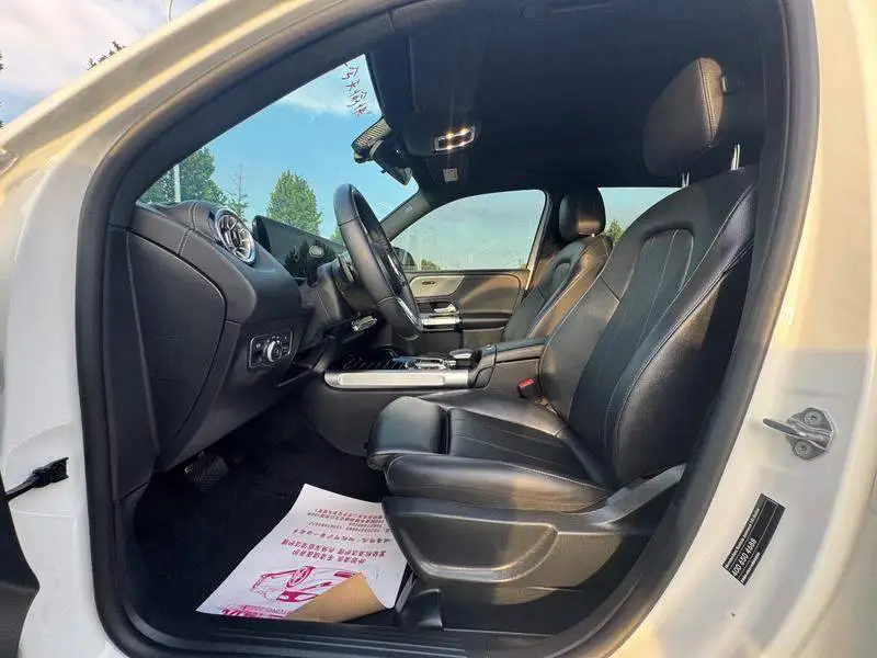 Mercedes-Benz GLB 2023 GLB 220 Fashion Edition — 8