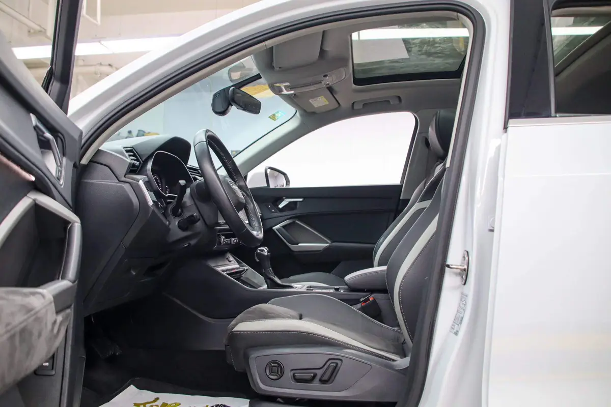 Audi Q3 2022 35 TFSI Progressive Dynamic Edition — 12