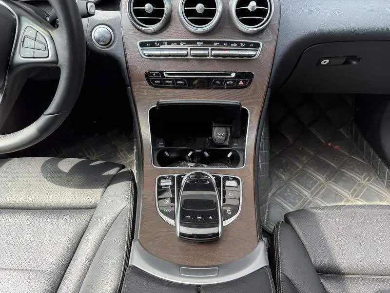 Mercedes-Benz GLC 2019 GLC 300 L 4MATIC Dynamic — 20