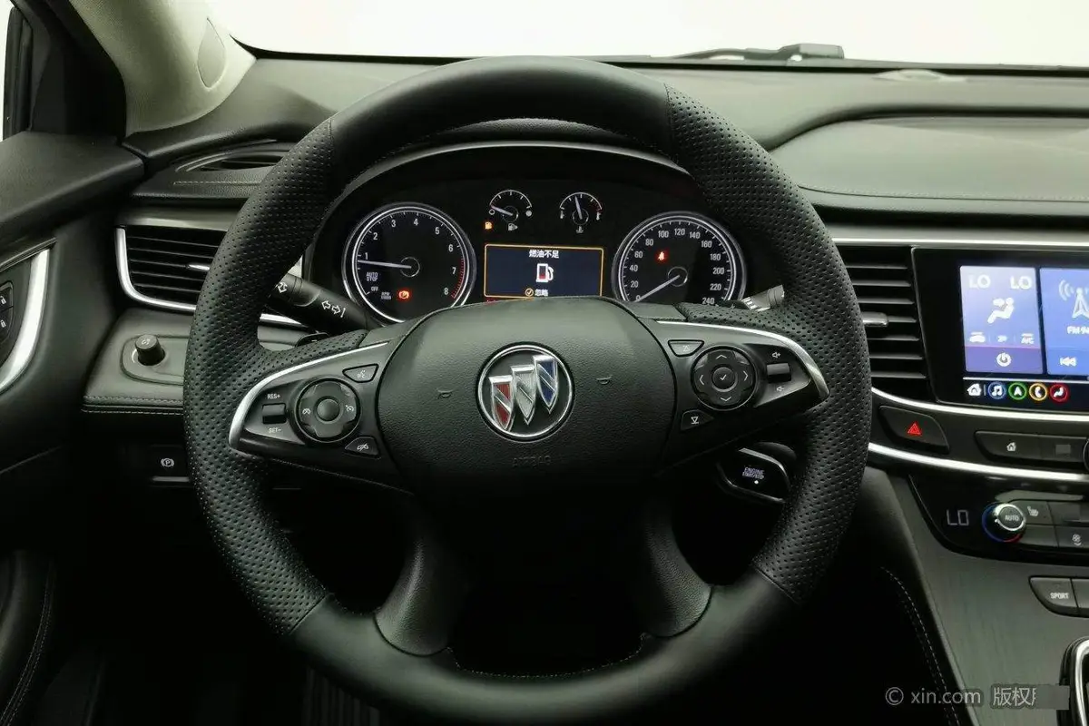 LaCrosse 2021 652T Luxury — 15