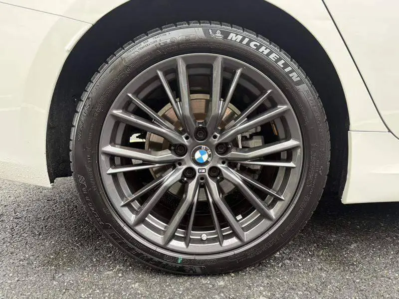 BMW 3 Series 2023 325Li M Sport Night Edition — 8