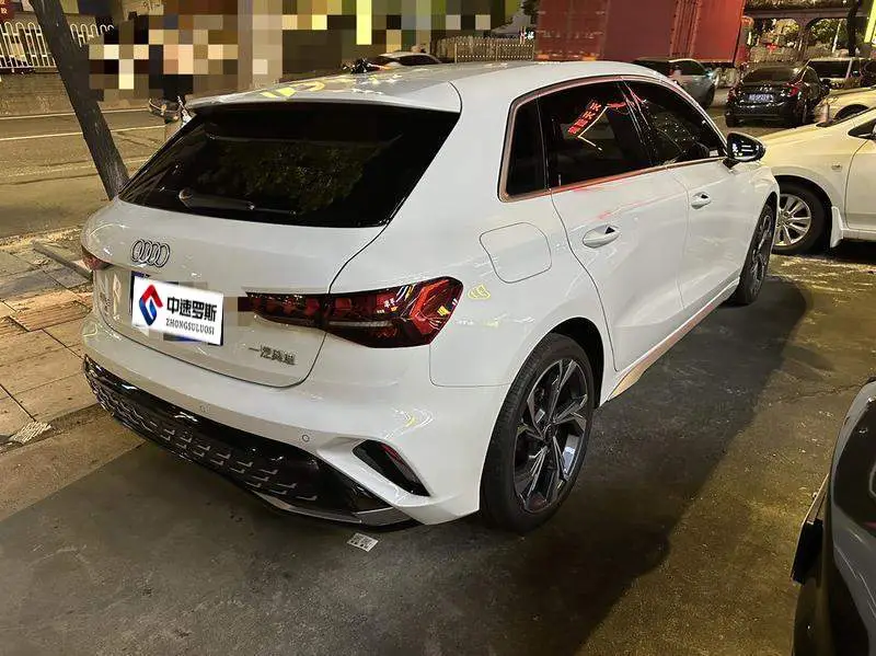 Audi A3 2025 Sportback 35TFSI Flying Spur Premium Edition — 4