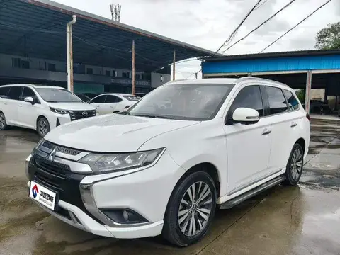 Outlander 2021 2.4L 4WD Premium Edition 7 Seaters