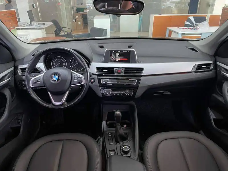 BMW X1 2016 sDrive18Li Premium Edition — 7