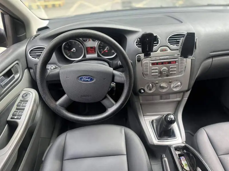 Fox 2009 Hatchback 1.8L Manual Comfort Edition — 10