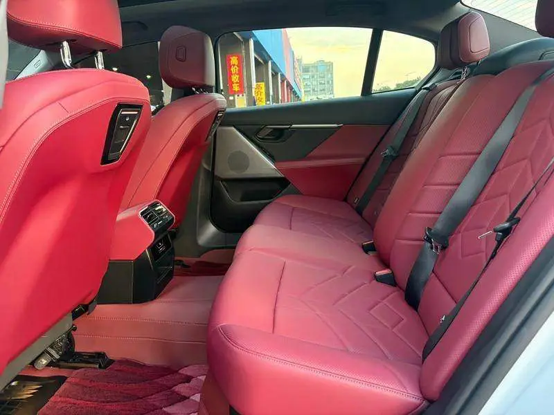 BMW 5 Series 2025 525Li M Sport Package — 19