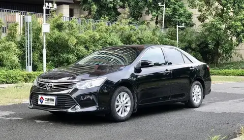Camry 2015 2.0G Leading Edition