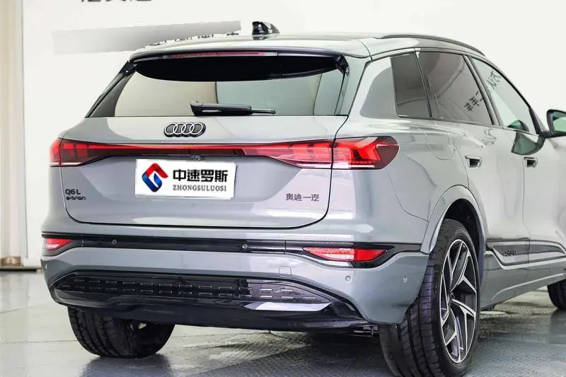 Audi Q6L e-tron 2026 First Edition Navigator — 7
