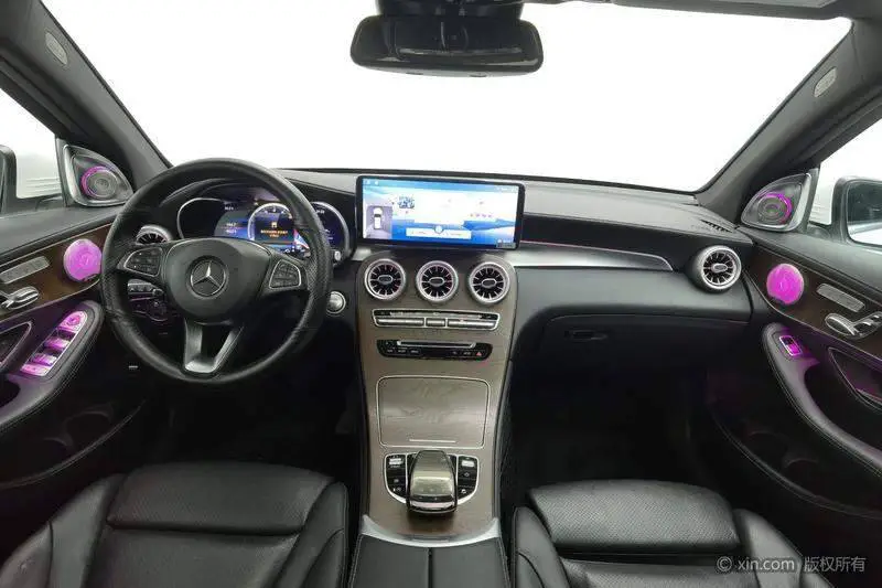 Mercedes-Benz GLC 2019 GLC 300 L 4MATIC Dynamic — 13