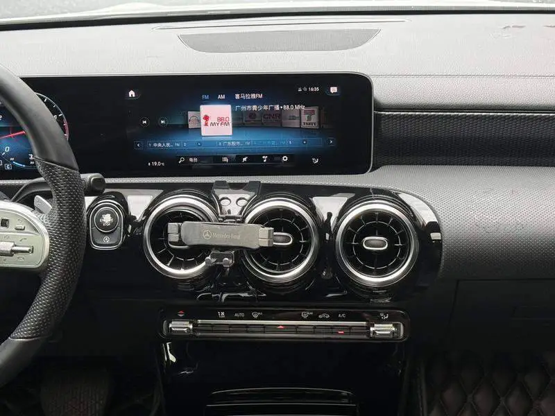 Mercedes-Benz A-Class 2019 A 200 L sports sedan — 9