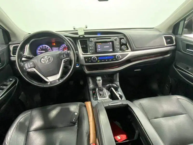 Highlander 2017 2.0T 2WD Luxury Edition 7 Seaters — 7