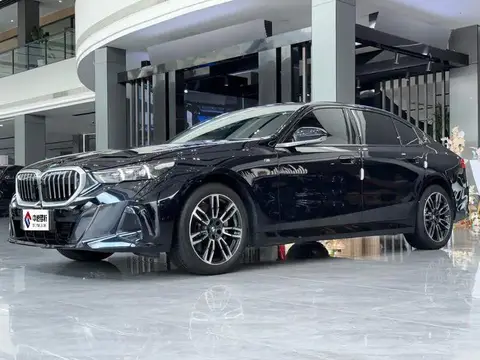 BMW 5 Series 2025 530Li Leading M Sport Package
