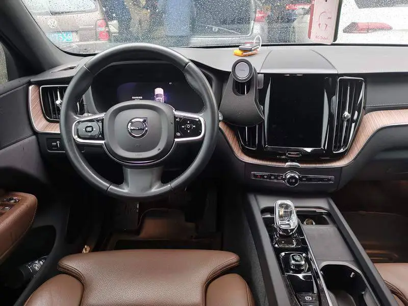 Volvo XC60 2022 B5 4WD Smart Luxury Edition — 17