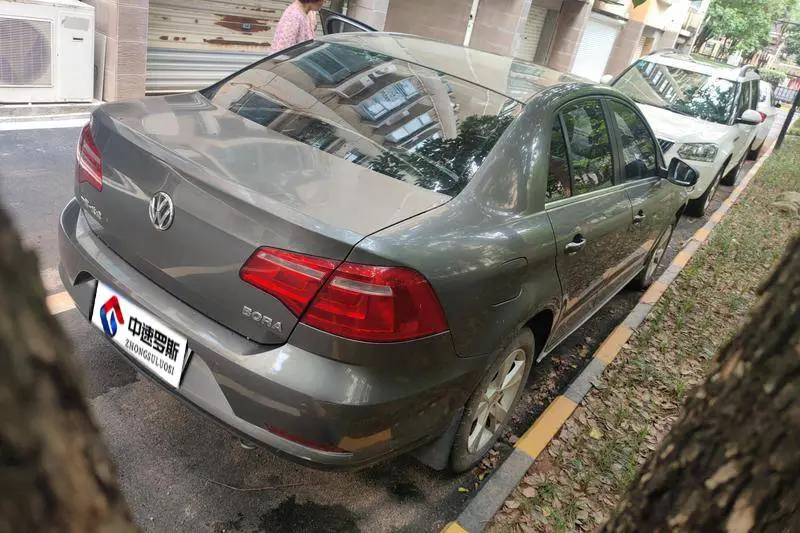 Bora 2013 1.6L Manual Comfort — 3