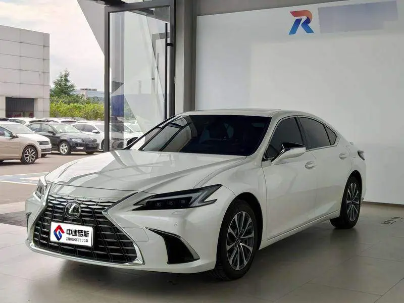 Lexus ES 2025 300h Premium Edition