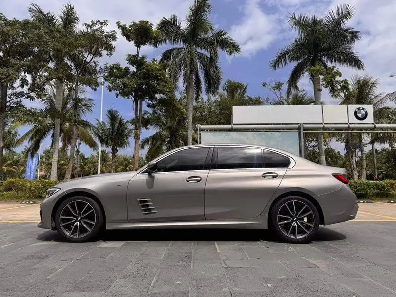 BMW 3 Series 2022 325Li M Sport Package — 4