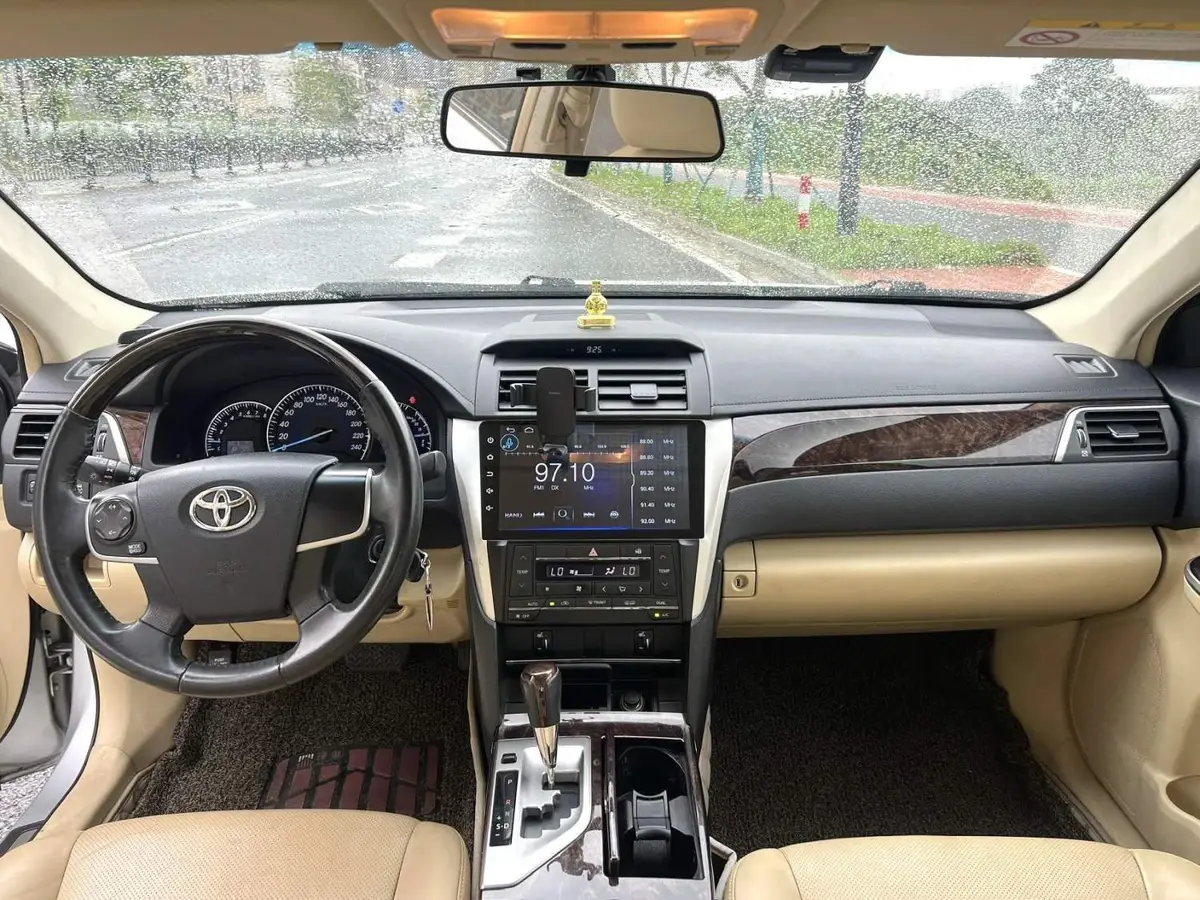 Camry 2015 2.0G Leading Edition — 7