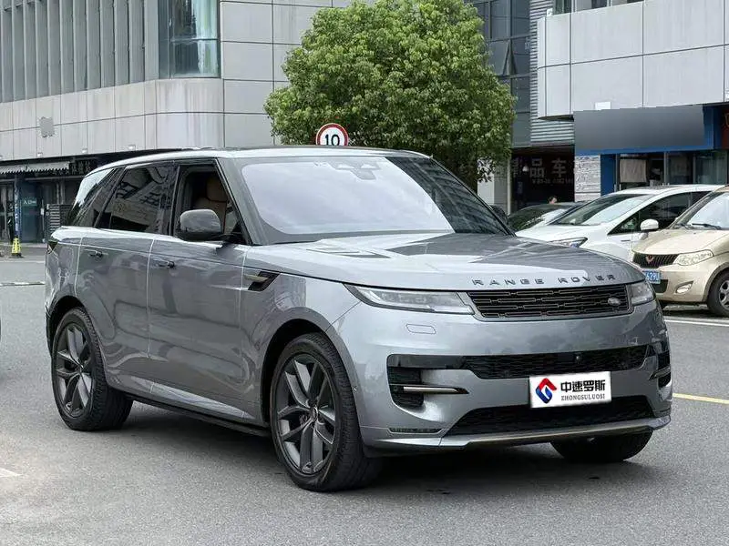 Range Rover Sport 2024 400PS Dynamic HSE — 3